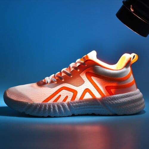 2020 Summer Breathable Lightweight Sneakers Fashion Luminous Running Shoes Outdoor Non-Slip Men Trainers Couple Sports Shoes 5z