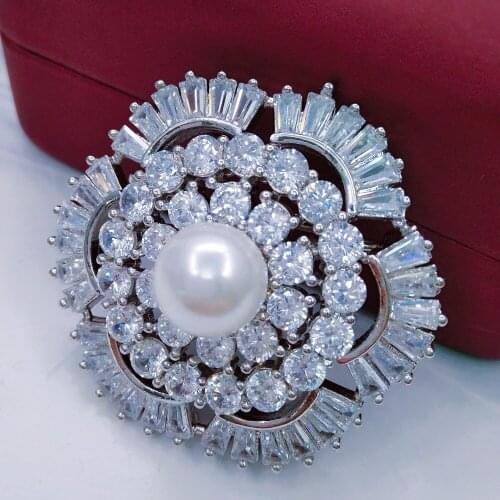 Elegant Flower Pin Brooch High Quality Sparkling CZ Crystal Paved Fashion Accessory Silver Tone Brooches Pins for Women Wedding