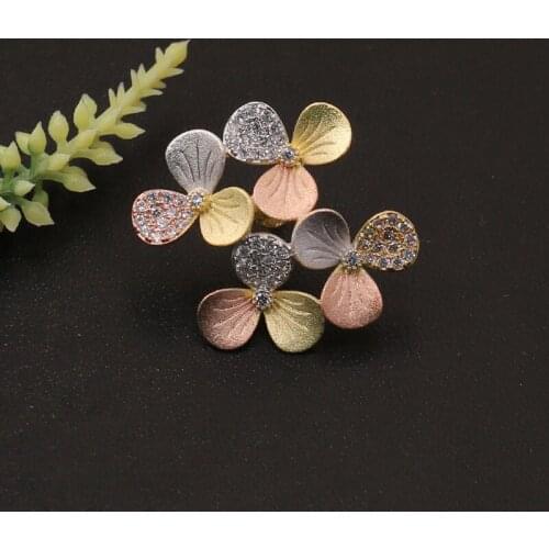Lanyika Fashion Jewelry Exquisite Lovely Flowers Brooch Pin design for Engagement Wedding Micro Paved Zircon Popular Gifts