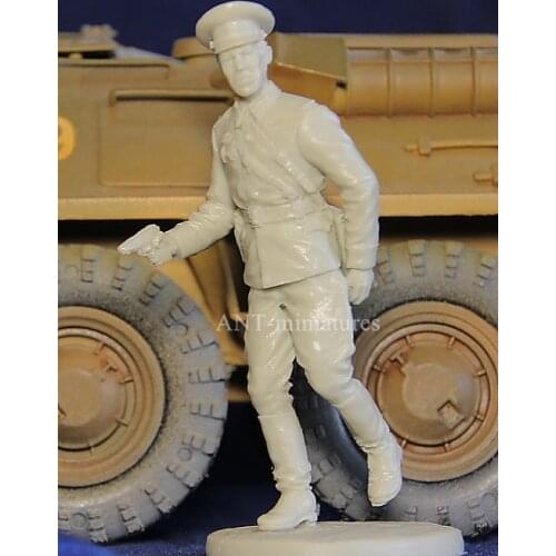 1/35 Soviet Army Officer, Resin Model Soldier figure GK, Military theme, Unassembled and unpainted kit