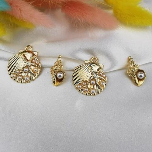 10Pcs Cute Women Girl Korean Fashion Shell Pearl Key Chain Bag Charms Gold Key Ring Trinket Airpods Key Accessories