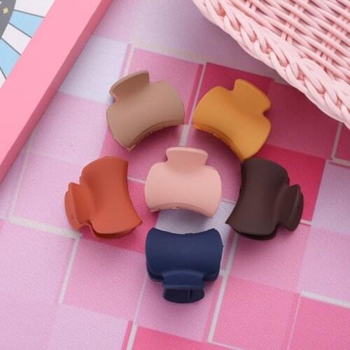 1PC New Cute Small solid Color Geometric Acrylic Hairpins Hair Clip Crab For Women Girl Clamp Hair Accessorie Headwear