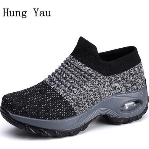 Women Casual Shoes Flats 2019 Fashion Outdoor Sock Breathable Couple Slip On Height Increasing Woman Platform Plus Size 35-42
