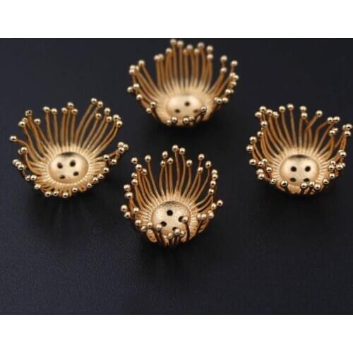 50pcs Brass Casted Pistil Stamens Flower Cluster Caps Beads Center Hole Loops Connectors Charms Quality DIY Jewelry Accessories