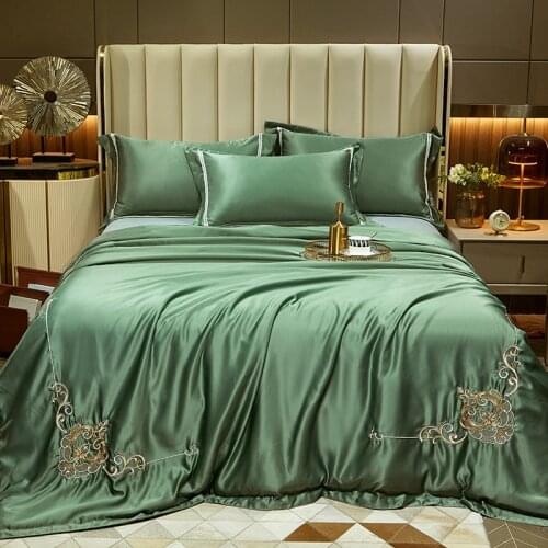 European Style Embroidery High-End Spring Summer Washable Silk Polyester Air Conditioner Quilt Thin Quilts Comforter Blanket