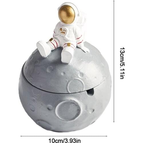 Anti-flying with Cover Astronaut Smoking Cylinder Planet Decoration Living Room Home Coffee Table Crafts Decorations