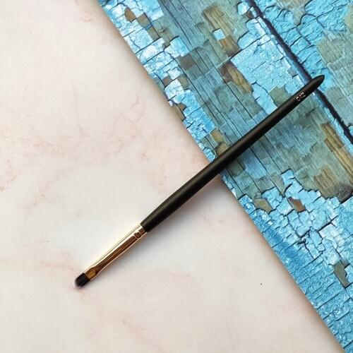 Multi-functional small eye makeup brush Concealer Eyeliner brush Lip lipstick application Beginner makeup tool