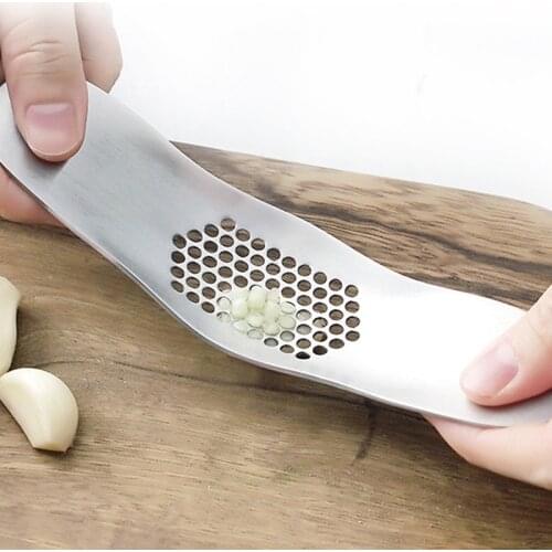 Kitchen gadget Curved Garlic Press Stainless Steel Multi-function Manual Garlic Creative Cloves Kitchen Garlic Press Tool