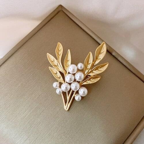 Vintage Leaves Pearl Brooches Pins Fashion Women Party Jewelry Accessories Simple Elegant Cute Plant Brooch Good Gift