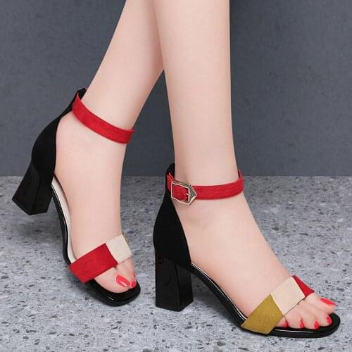 Fashion sandals womens summer womens shoes 2021 new low-heeled thick-heeled banquet all-match word belt mid-heeled high heels