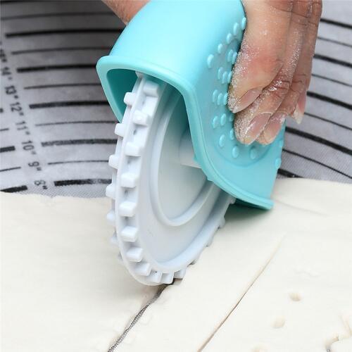 4PCS Fondant Embosser Roller Set Fondant Strip Ribbon Cutter Baking Sugarcraft Plastic Cake Rolling Pin Cake Decorating Tools