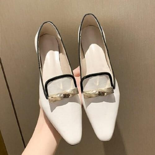 Korean Style Set Feet Solid Color Metal Decoration Square Heel Ladies Small Leather Shoes Spring And Autumn Fashion Hot Sale