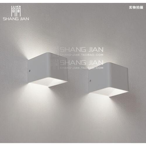 Simple modern bedroom bedside lamp restaurant entrance aisle wall LED aluminum bar personality