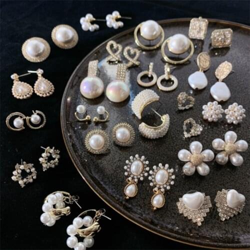 1 pairs Elegant Simulated Pearl Big Round Clip on Earrings Non Pierced Baroque Pearl Earring for Women Jewelry Wholesale