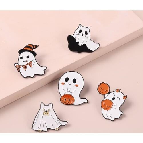 Happy Hallowee! Ghost Enamel Pins Creepy Cute Flying Ghost Clothes Brooches Boo Pumpkin Goth Badge Pinback Buttons Accessories