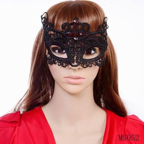Black Women Sexy Lace Mask for Masquerade Halloween Venetian Costumes Carnival Mask with Red Rhinestone Jewelry