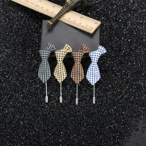 Fashion Wedding Groomsman Brooches Pin Apparel Accessories Popular Men Stripped Tie Shape Brooch for Suit Decor
