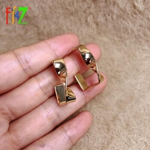 F.J4Z Designer Chic Earrings for Woman Hot Punk Twisted Alloy Irregular Stud Earrings Ladies Anti-allergic Earrings Dropship