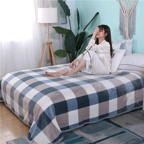 2021 Stripe Velvet Flannel Thick Winter Coral Cover Super Warm Soft Blankets Throw for Sofa