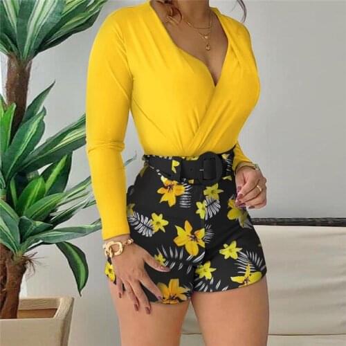 Summer Ladies V Neck Long Sleeve Casual Wrap Top Floral Print Shorts Set Two Piece Outfits (Without Belt)