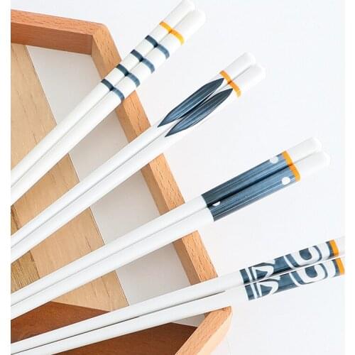 4 Pairs/Set Ceramic Japanese Chopsticks Reusable Sushi Chopsticks Set Household Porcelain Tableware Bone China Gifts