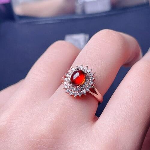 Natural Garnet Ring New shopkeeper recommends beautiful gift for women