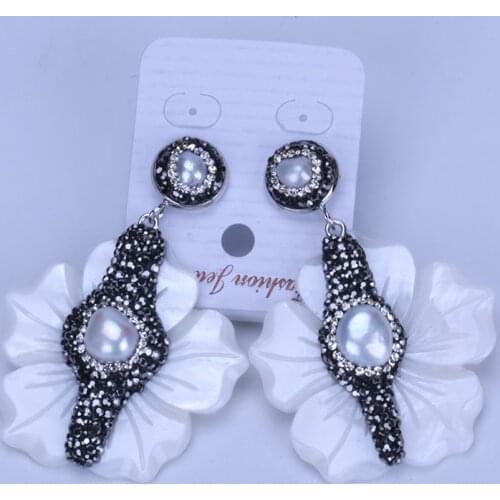 Natural White Caving Cherry Blossoms Flower Shell Pave Rhinestone Freshwater Pearl Bead Connectors Dangle Earring For Women