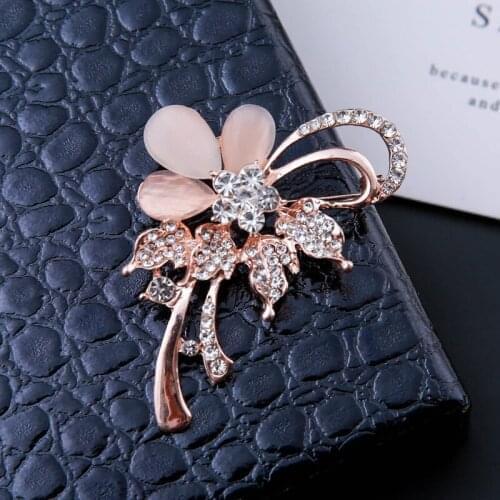 Sweet Korean Woman Brooch 2021 New Fashion Flower Brooch Fashion Jewelry Girl Gift Brooch