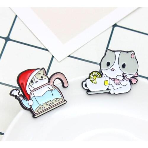 A cat in a sauna in a kettle Enamel Brooch Kitten drinking lemon tea Lapel Pin Cartoon animal Brooches Bag clothes cute Badge