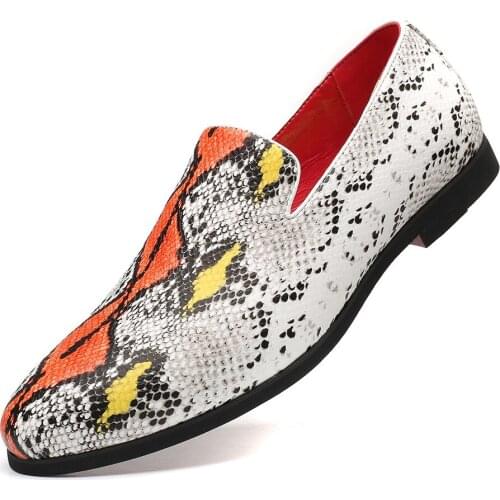 Classic Serpentine Dress Shoes Men Loafers Comfortable Business Shoes Men Fashion Casual Shoes Large Size Breathable Leather