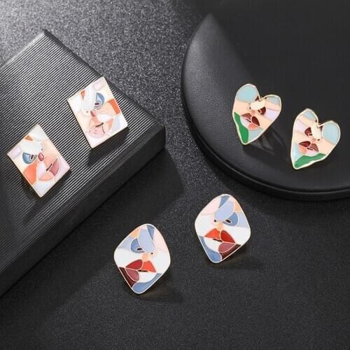 Geometric Punk Human Face Clip on Earrings for Women Retro Abstract Metal No Pierced Hit Color Fashion Ear Clips Enamel Jewelry