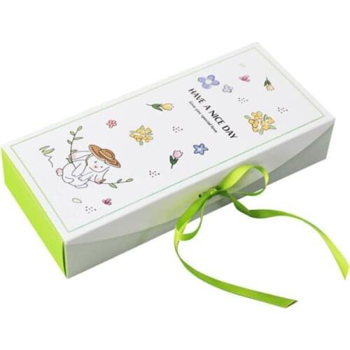 100pcs Cartoon Candy Box Favors Holder Biscuit Package Box Anniversary Party Gifts Event Reception Supplies
