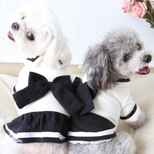 Autumn and Winter Newest Black and White Stitching Colors Student Styles Sweethearts Warm Pet Coats and Dresses for Dogs