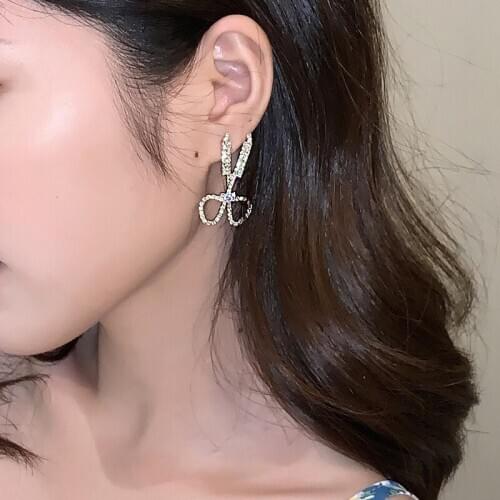 Yaologe Exaggerated Statement Funny Earrings Gold Rhinestone Luxury Scissors Earrings Stud Long 2020 Womens Fashion Jewelry