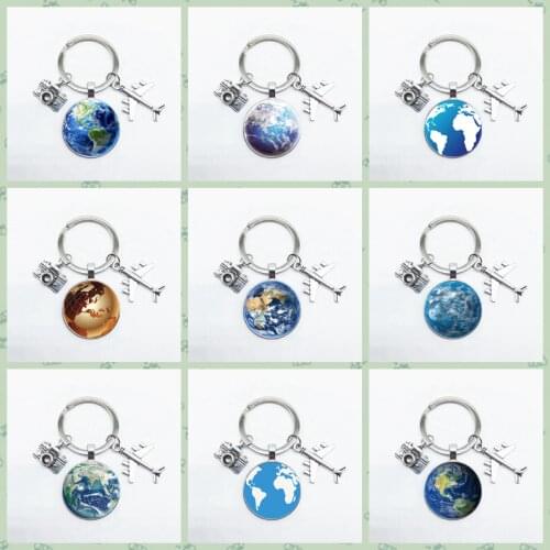 New Camera and Aircraft Pendant Keychain Earth Keychain, Travel Memorial Gift Keychain, Men and Women Jewelry Keyring