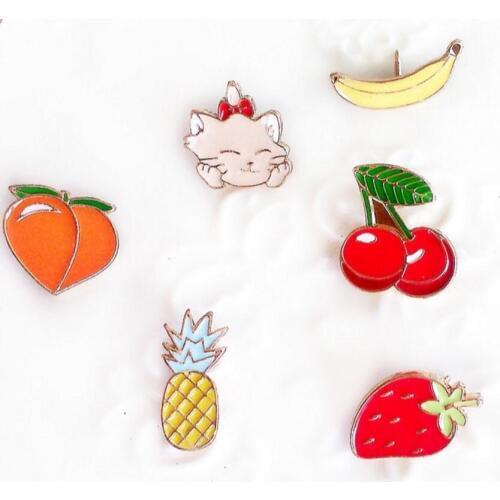 Timlee X128 Cartoon Cat Kitty Peach Strawberry Cherry Pineapple Cute Metal Brooch Pins Button Pins Gift Wholesale