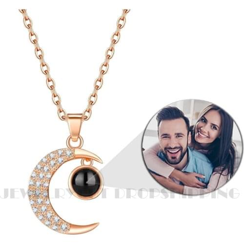 New projection pendant moon shape can be customized photos for family and friends birthday gifts can be treasured
