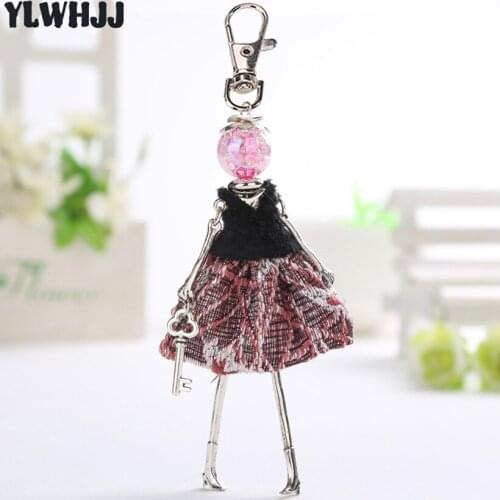 YLWHJJ brand 2018 new girl lovely color doll keychain hot key chain key ring women Fashion jewelry Dernier style bag car pendant
