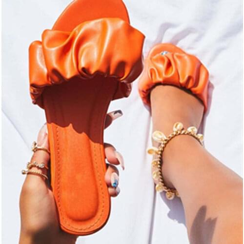 Hot Women Slippers Sandals 2020 New Europe Non-slip Flat Slippers Ladies Cloud Soft Leather Slant Dumpling Women Shoes Drop Ship