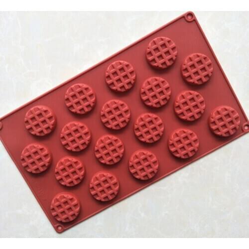 Currently Available Wholesale 18 Even DIY Kitchenware Cooking Dish Silicone Mould Circle Cookie Cutter