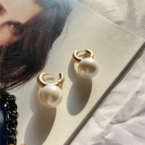 Gorgeous Gold Color Plating Perfect Round Pearl Charm Hoop Earrings For Women Girl Elegant Modern Chic Casual Jewelry Accessory