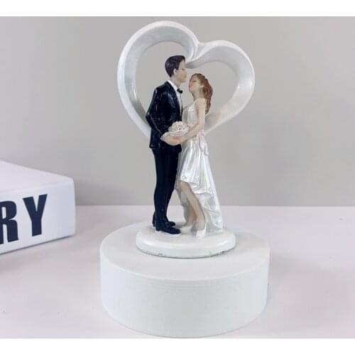Groom and Bride Resin Crafts Wedding Anniversary Wedding Cake Decoration Ornaments