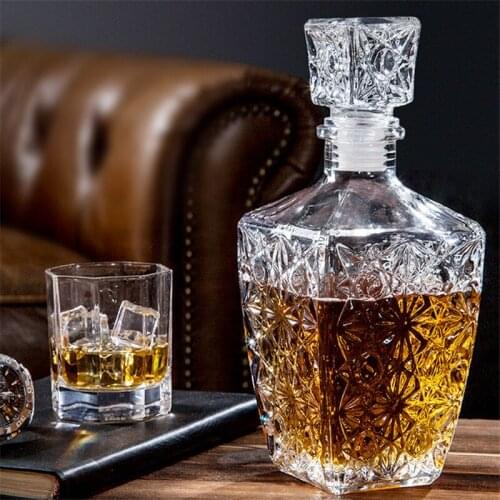 Creative Transparent Glass Whiskey Liquor Wine Drinks Decanter Crystal Bottle Wine Carafe Wine Bottle Whiskey Decanter Gift