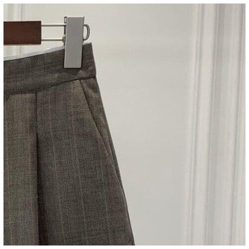 2021 Autumn and Winter New Womens Retro Fashion Straight Shorts