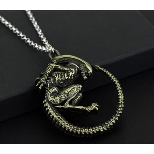 Predator Alien Necklace Predator AVP Alien Queen Pendant Goth Horror Giger Cool Necklace For Men Fashion Jewelry Accessories