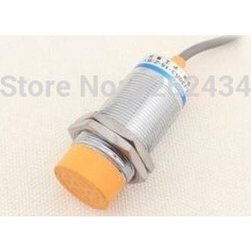 Inductive proximity switch LJA71-24015GKL 220V AC line normally open M30