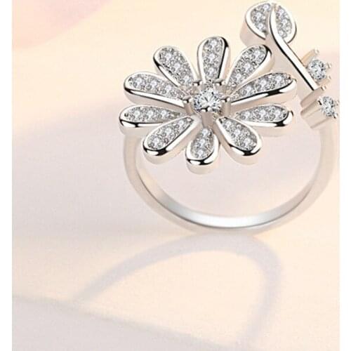 Hot Sale Simple Elegant Daisy Flower Silver Color Inlaid Zirconia Crystal Female Alloy Opening Ring for Women Party Jewelry