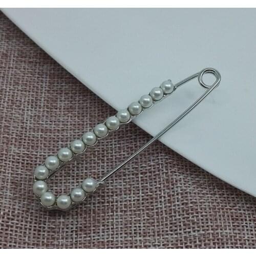 2021 Fashion Pearl Fixed Charm Safety Pin Brooch Sweater Cardigan Clip Chain Brooches Pins Jewelry Luxury Accessories