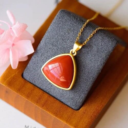 S925 Sterling Silver Gold Natural South Red Agate Triangle Geometric Pendant Ladies Stylish and Personalized Personality Pendant