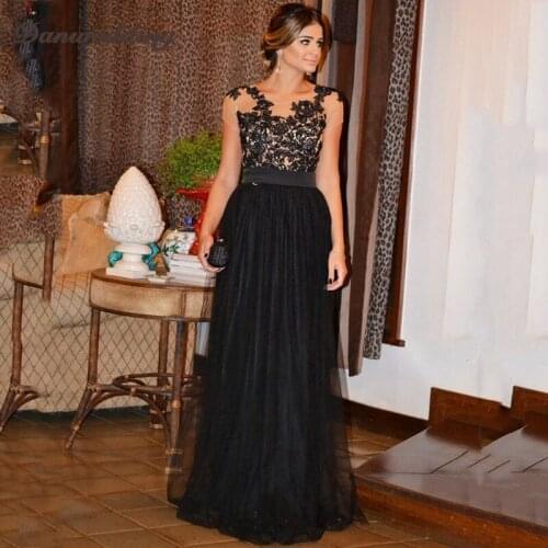 Simple Evening Dress Black A-Line Strapless-Neck Short Sleeve Tulle Prom Dress Lace Applique Sexy Illusion Back Evening Gowns